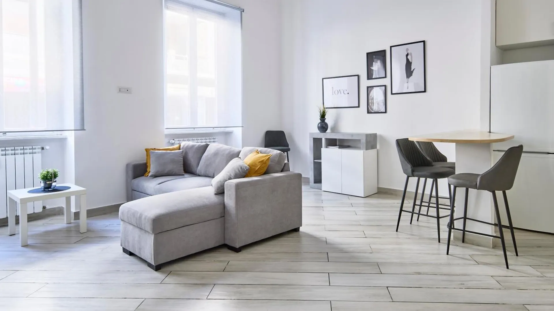 Wonderful Apartment Near Central Station - Daniele Case Vacanza ミラノ 0*,  イタリア